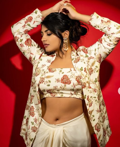 Nayan Sarika cream floral dress Raakasa